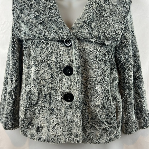 Cabi Chinchilly Gray Crop Jacket Party Dress Coat Plush Faux Fur Size S‎ - Picture 4 of 9
